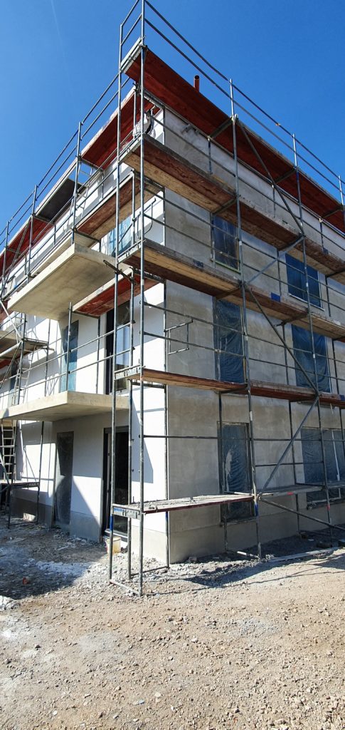 Neubau Mehrfamilienhaus Kerpen Baugerüst am Rohbau