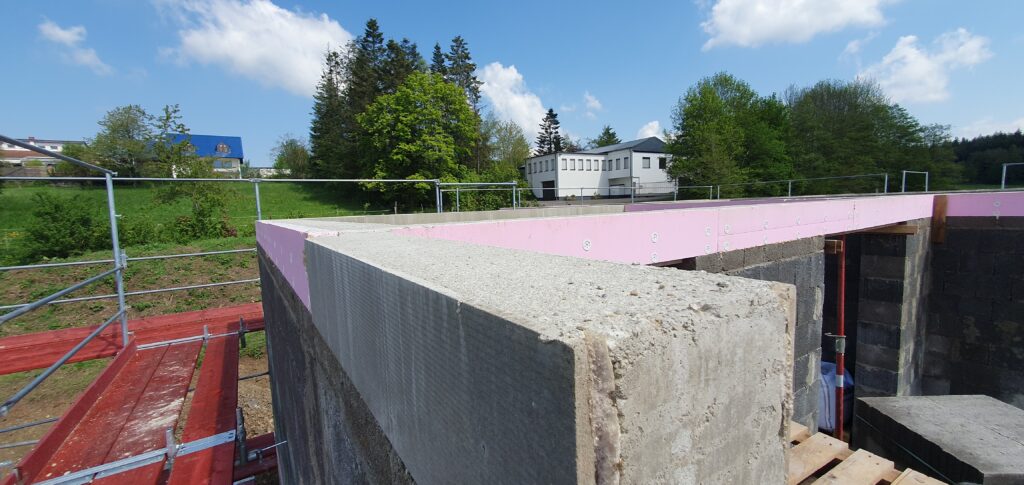 Ringanker betonieren. Gerüstfläche perfekte höhe